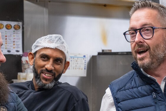 AU BUREAU - Briefing