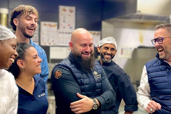 AU BUREAU - Briefing